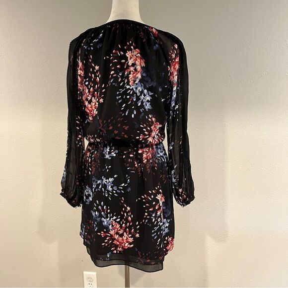 White House Black Market Floral Bishop Sleeve dress size 6P - Picture 8 of 15